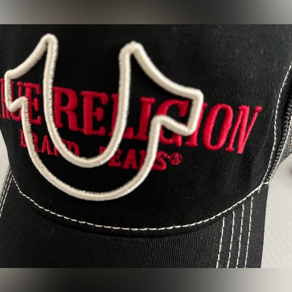 True Religion 5 Panel 3D Embroidered Logo Outline hat - Picture 5 of 10